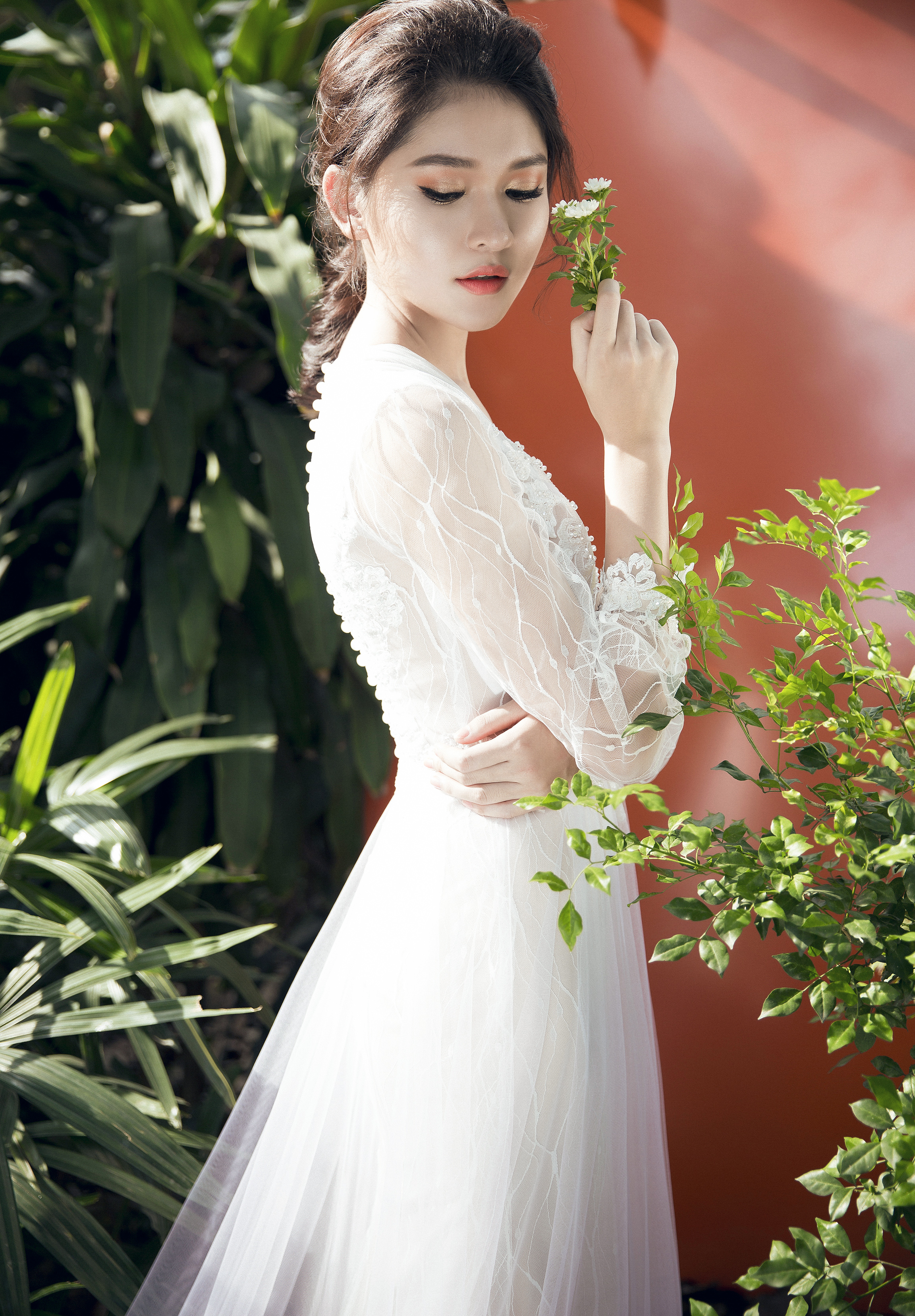 Bạn đang băn khoăn chọn cho mình một chiếc váy cưới hoàn hảo? Hãy cùng Marry tham khảo một số mẫu váy cưới thật đẹp nhé!