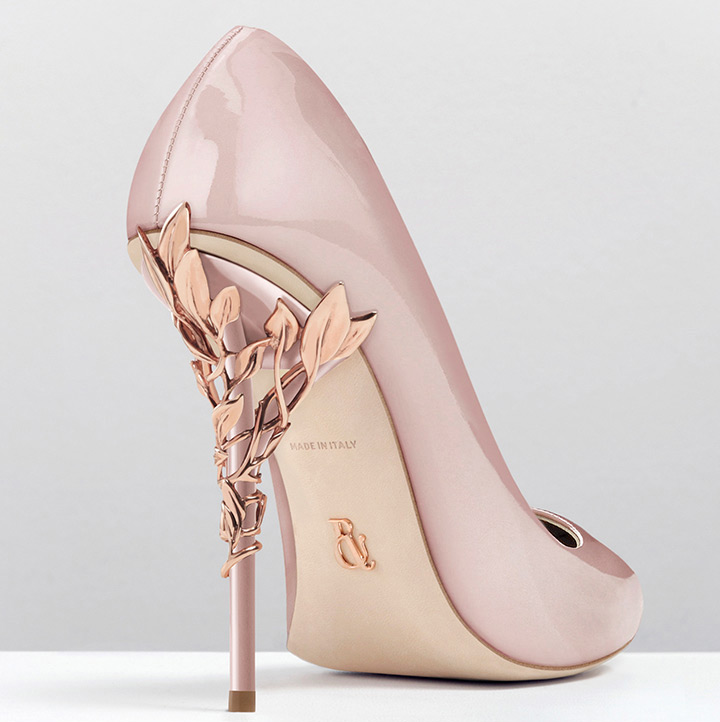 Ngày cưới không thể thiếu một đôi giày hoàn hảo, hãy cùng Marry tham khảo những mẫu phụ kiện cưới đẹp mắt từ thương hiệu Ralph&Russo nhé!