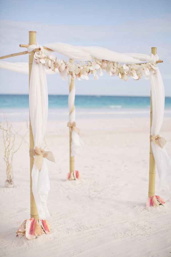 Cùng Marry đón mùa hè thật êm đềm cùng những mẫu cổng hoa cưới sáng tạo, mang cả nét đẹp của biển cả và đại dương vào trong khuôn viên đầm ấm của chính bạn!