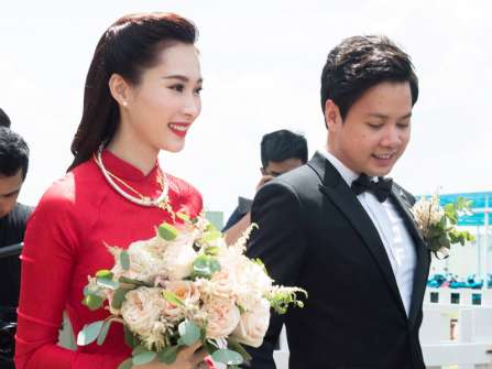 Lễ rước dâu hoa hậu Đặng Thu Thảo và Trung Tín với dàn siêu xe 