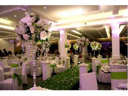 Tổng hợp ưu đãi dành cho cặp đôi khi tổ chức tiệc cưới tại Sum Villa