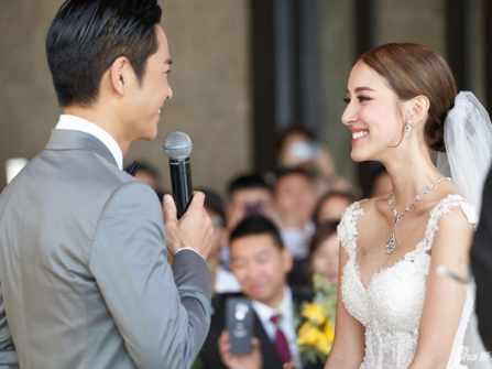 Trịnh Gia Dĩnh bật khóc trong đám cưới lãng mạn cùng hoa hậu Hồng Kông