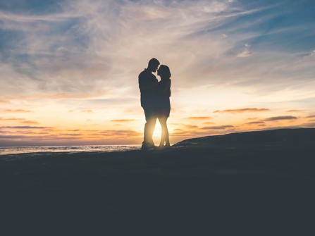 6 điều bất cứ cặp đôi nào cũng nên trải qua trước khi cầu hôn