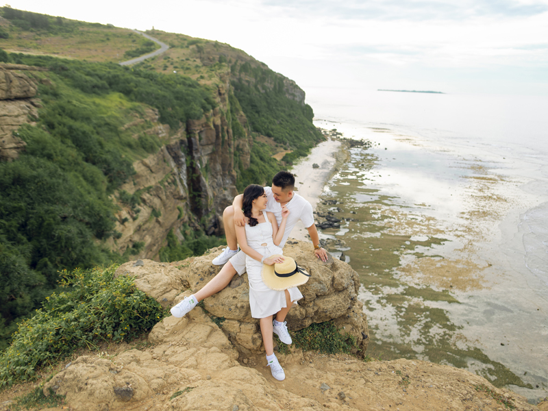 Kinh nghiệm chụp hình cưới ngoại cảnh: Bắt trọn vẻ đẹp đảo Lý Sơn