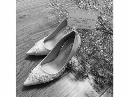 Tặng giày cưới thiết kế trị giá 1tr500 cho cô dâu