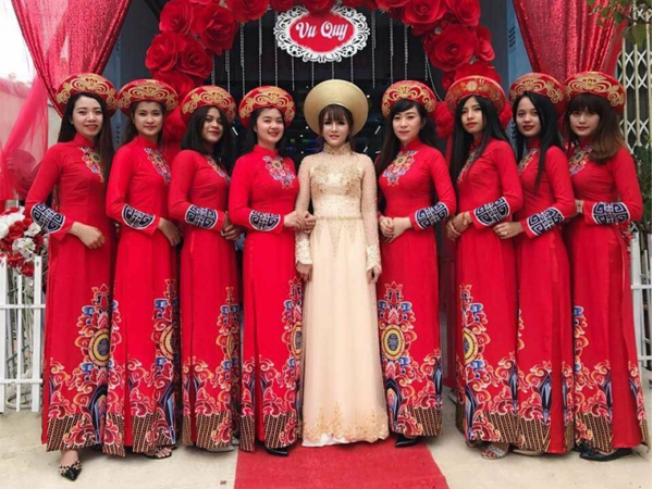 Áo dài bưng quả mẫu mới Marry