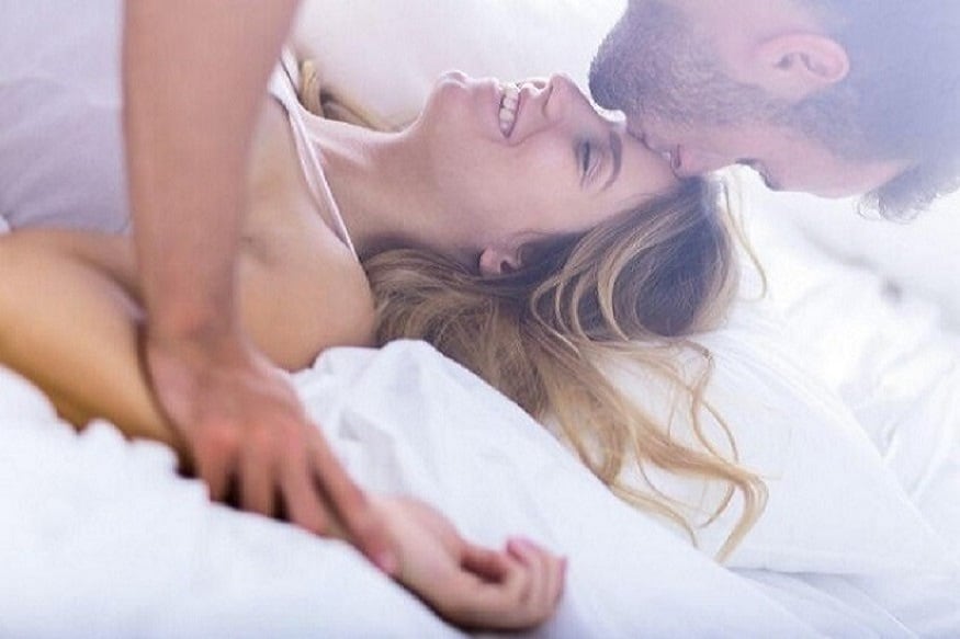 3 cách “đổi gió” ngay trên chiếc giường quen thuộc khiến chàng say mê ngất ngây Marry