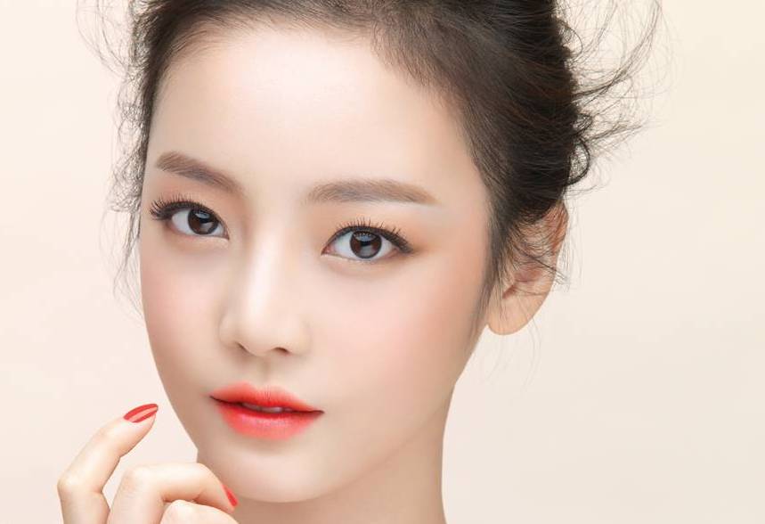 Lông mày ngang đi lên – người biết yêu thương bản thân Marry