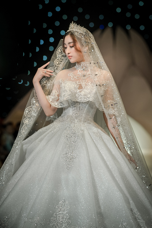 8 kiểu váy cưới sang trọng cho ngày hạnh phúc của mỗi cô dâu Marry