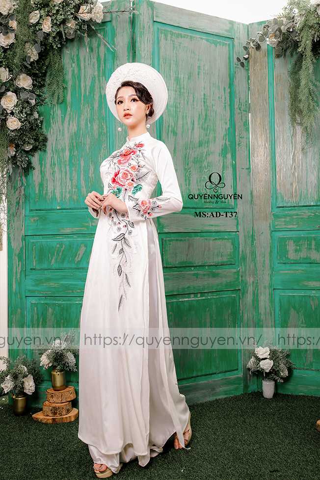 Áo dài cưới trắng đơn giản cổ điển Marry