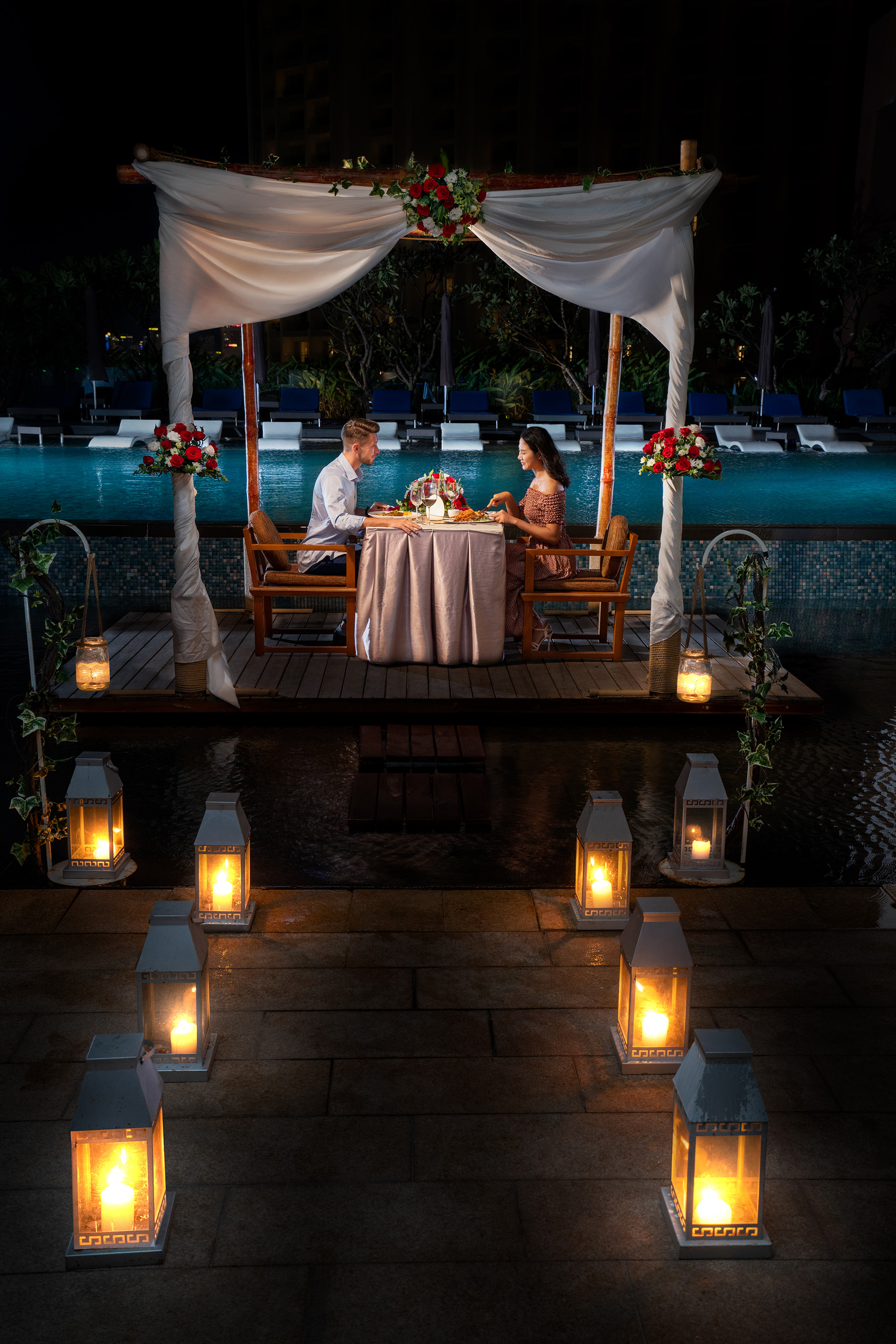 Cầu hôn tại nơi kỷ niệm tại khung cảnh biển Nha Trang xinh đẹp với khách sạn Sheraton Nha Trang Hotel & Spa. 