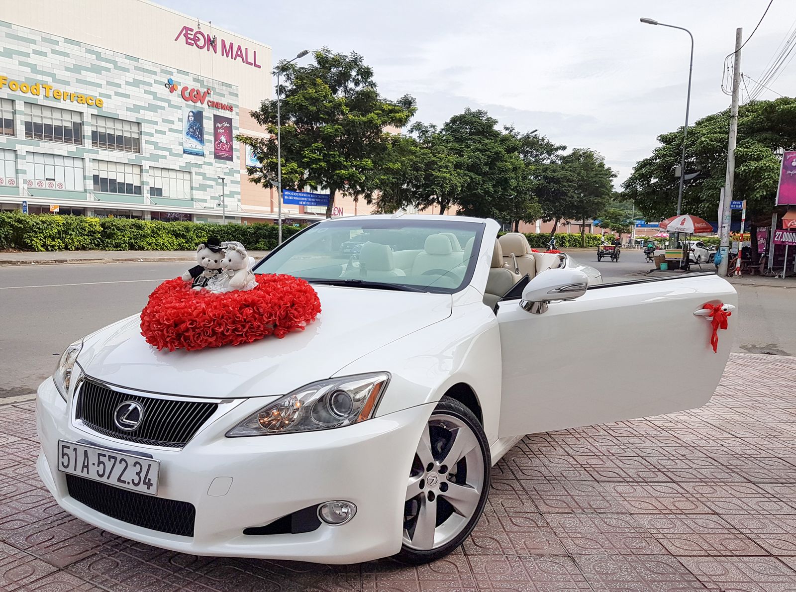 Hình Ảnh Thực Tế Xe Lexus Mui Trần Tại Kalina